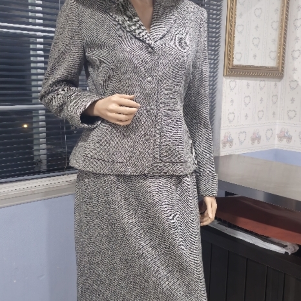 JG Hook 2pc Vintage Skirt Suit Grey